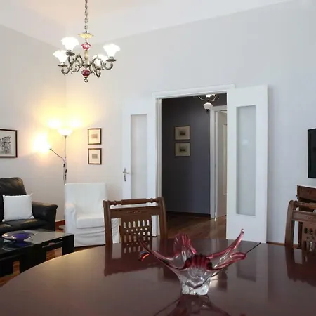Poplar Mansion Apartamento *