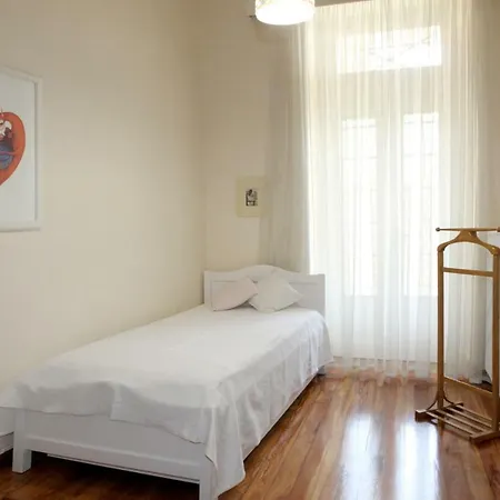 Poplar Mansion Apartman *